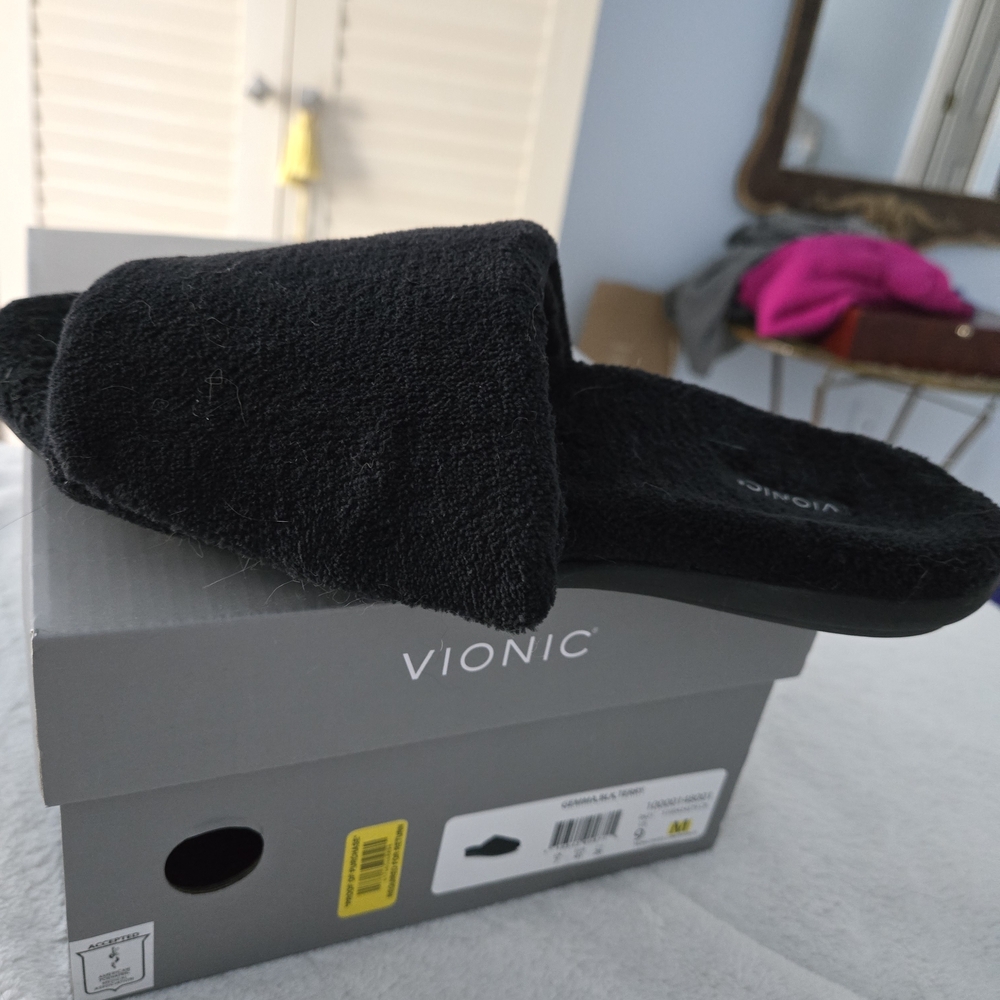 Vionic Black Velour Terry Slippers Size 9